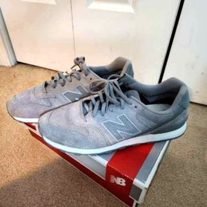 New balance tennis shoes